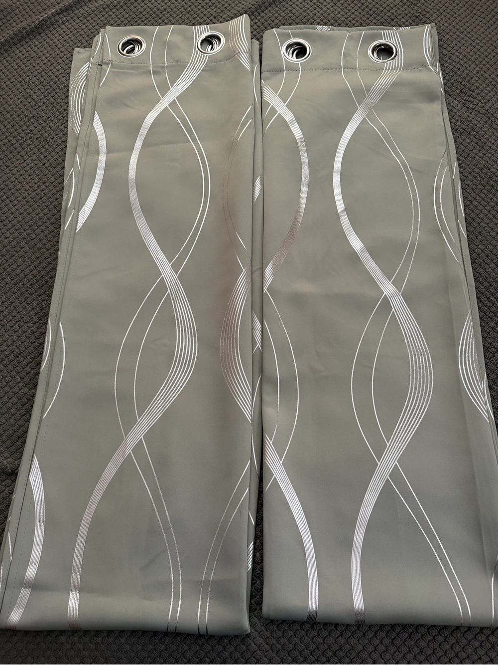 Stylish Grommet curtains with Silver Wave Detail